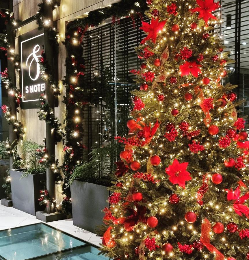 S Hotel Boutique Thessaloníki Exteriör bild Christmas tree at the S Hotel